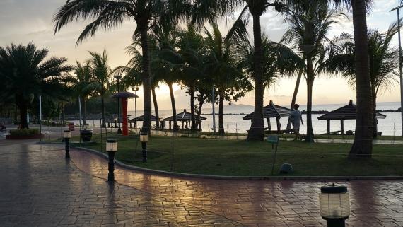 When's the Best Time to Buy and Sell Real Estate?