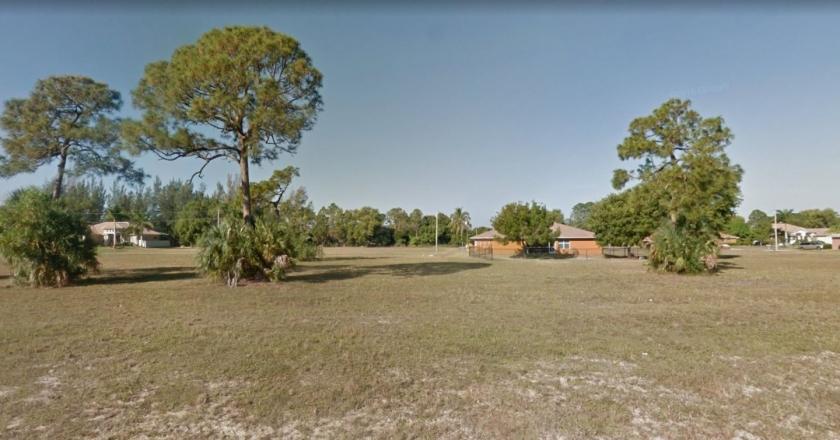 0.35 Acres for Sale in Cape Coral, Florida