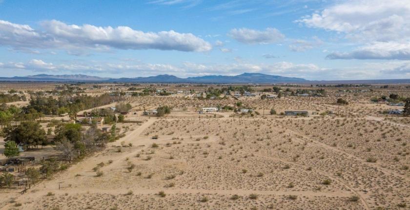 2.5 Acres for Sale in Tehachapi, California