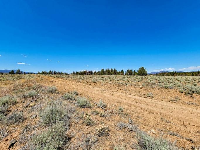 1.48 Acres for Sale in Chiloquin, Oregon