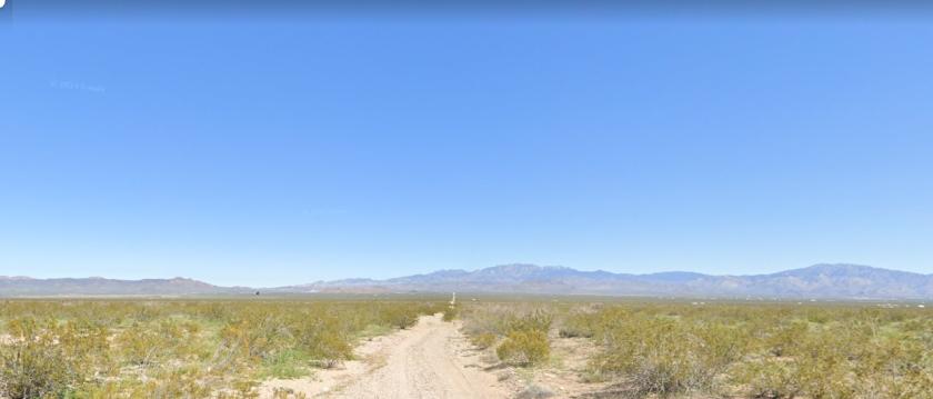 2.35 Acres for Sale in Golden Valley, Arizona