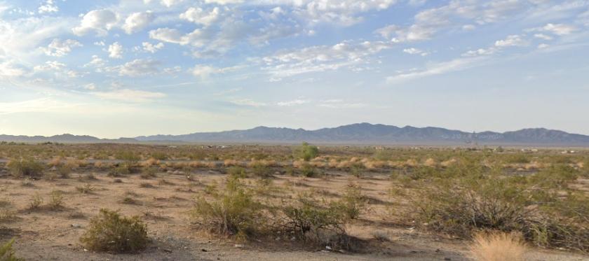 1.03 Acres for Sale in Yucca, Arizona