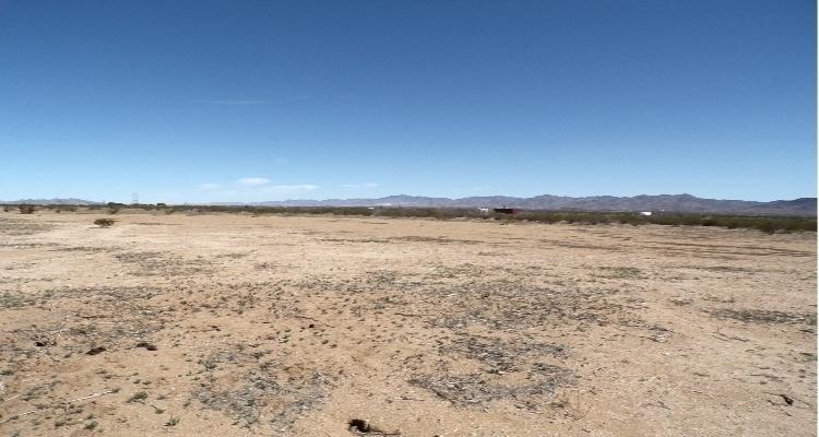 2.35 Acres for Sale in Golden Valley, Arizona