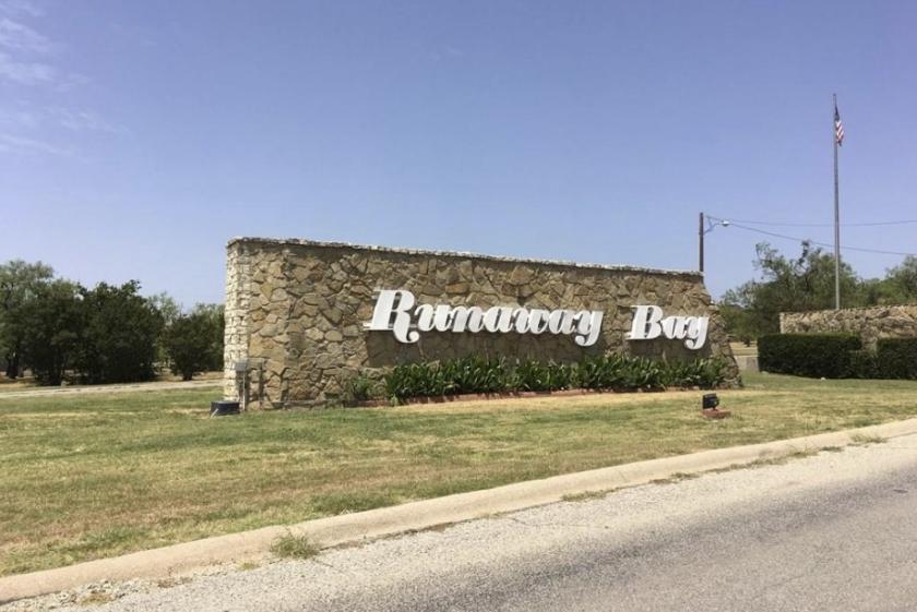 0.21 Acres for Sale in Runaway Bay, Texas