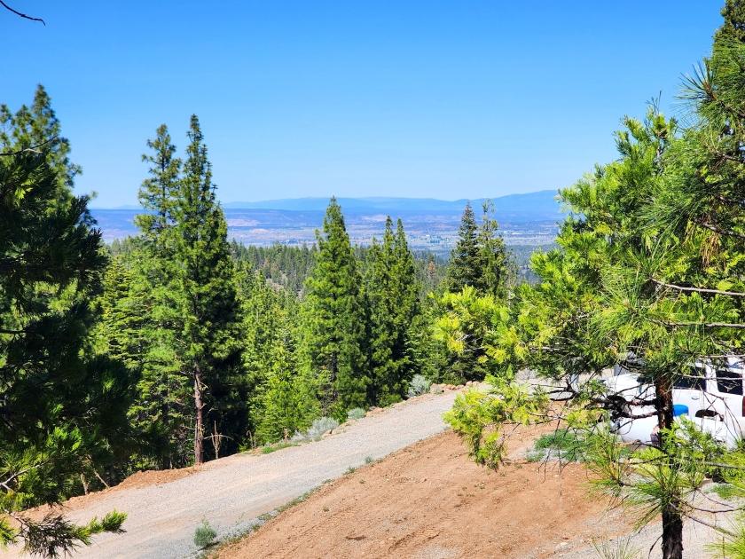 0.9 Acres for Sale in California Pines, California