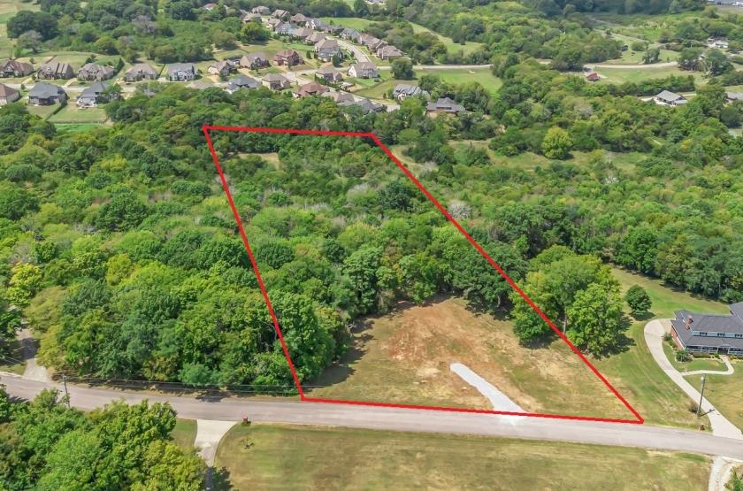 5.01 Acres for Sale in Nolensville, Tennessee