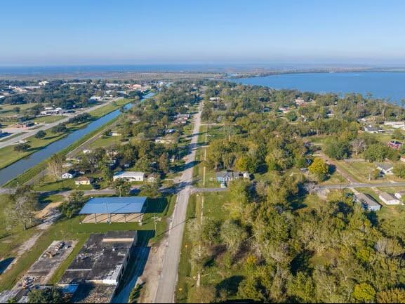 0.76 Acres for Sale in Anahuac, Texas