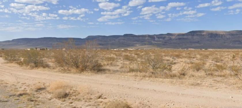 2.35 Acres for Sale in Yucca, Arizona