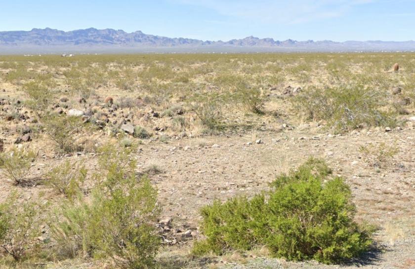 2.35 Acres for Sale in Golden Valley, Arizona
