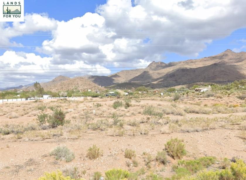 2.06 Acres for Sale in Golden Valley, Arizona
