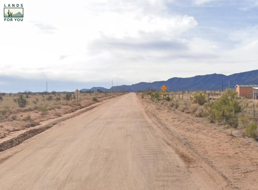 2.14 Acres for Sale in Sunsites, Arizona