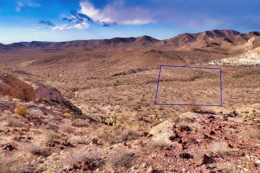 5 Acres for Sale in Dolan Springs, Arizona