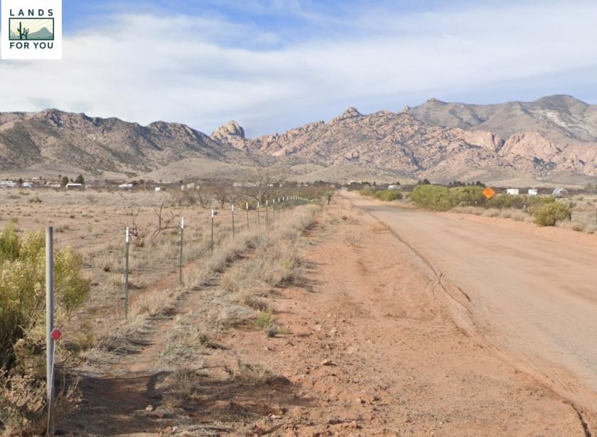 1.07 Acres for Sale in Sunsites, Arizona
