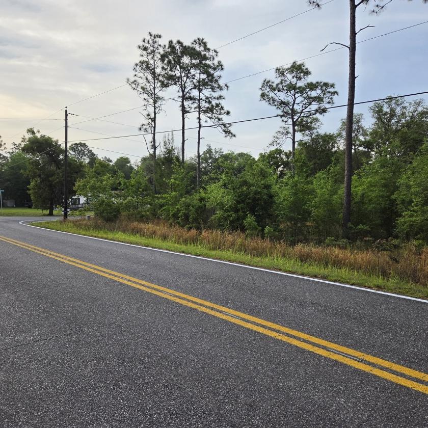 1.08 Acres for Sale in Interlachen, Florida