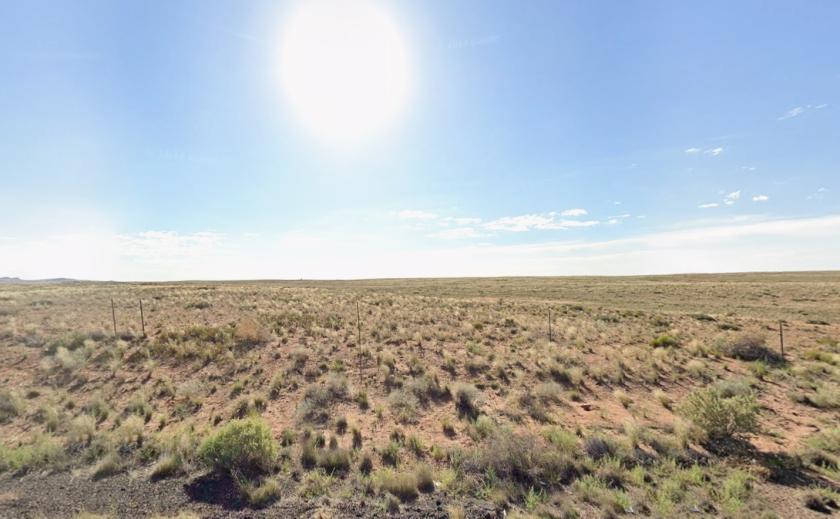 1.33 Acres for Sale in Sun Valley, Arizona