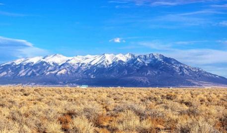 5.57 Acres for Sale in Mosca, Colorado