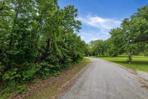 Horseshoe Bend, AR Land for Sale: 0.42 Acres with Paved Access & City Utilities