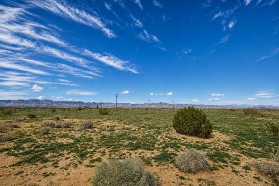California City, CA Land for Sale: 0.26 Acres with Dirt Road
