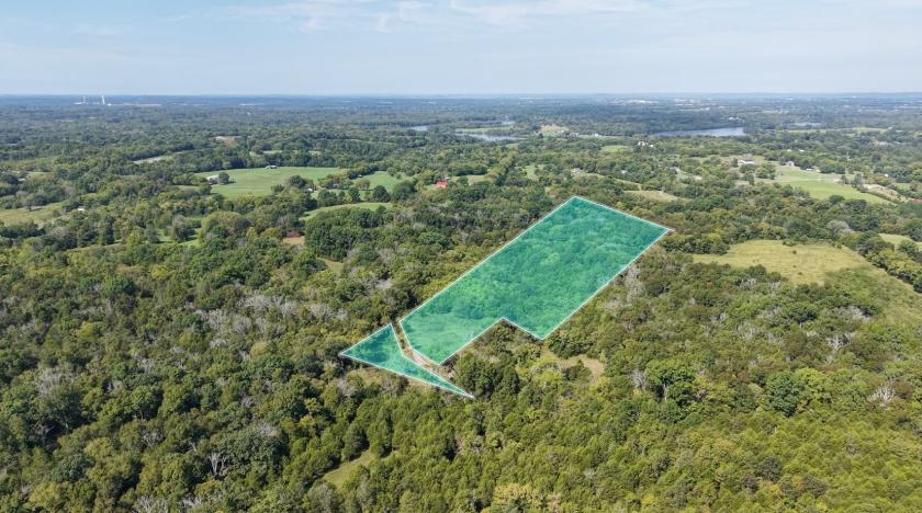 14 Acres for Sale in Castalian Springs, Tennessee