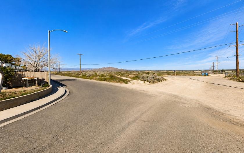0.25 Acres for Sale in Ridgecrest, California